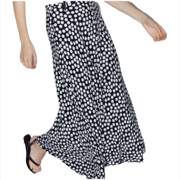 Zara Dresses & Skirts - Zara Classic Dot Maxi Skirt